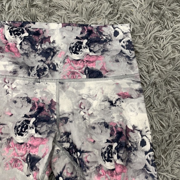 • Lululemon • Set of 3 Leggings Align Wunder Unders Athletic Size 4 Women’s - Picture 3 of 5